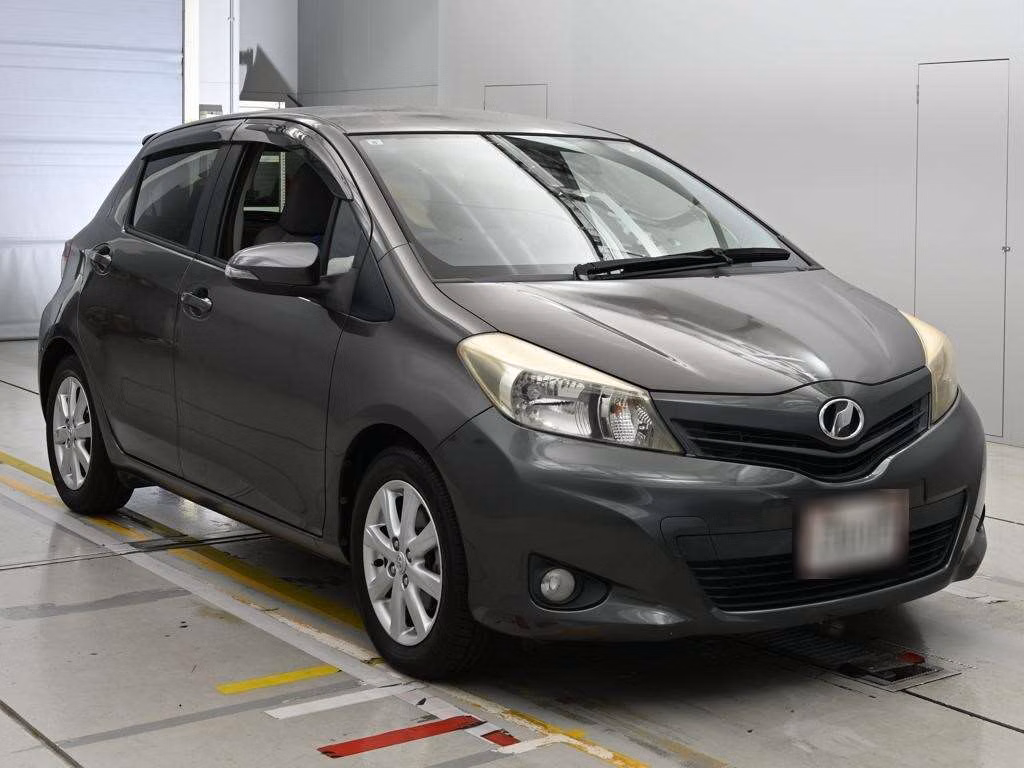 TOYOTA VITZ