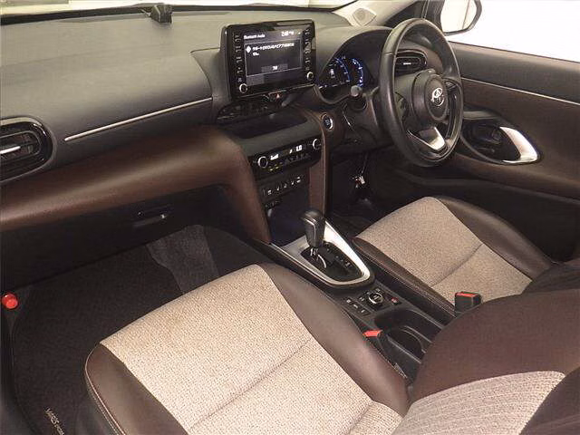TOYOTA YARIS CROSS