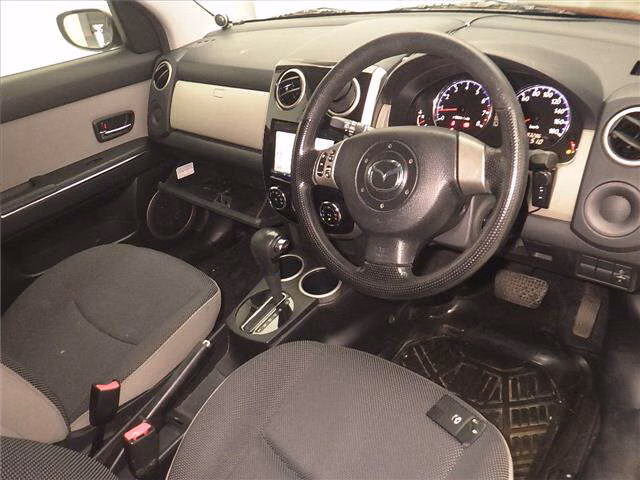MAZDA VERISA
