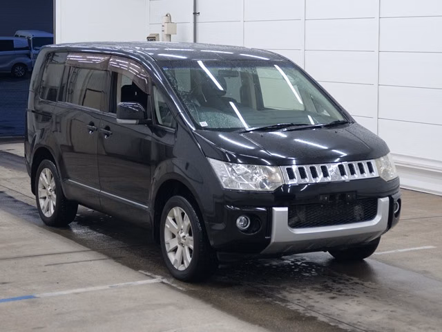 MITSUBISHI DELICA D:5