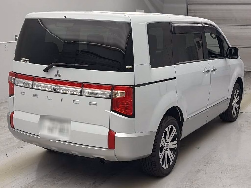 MITSUBISHI DELICA D:5