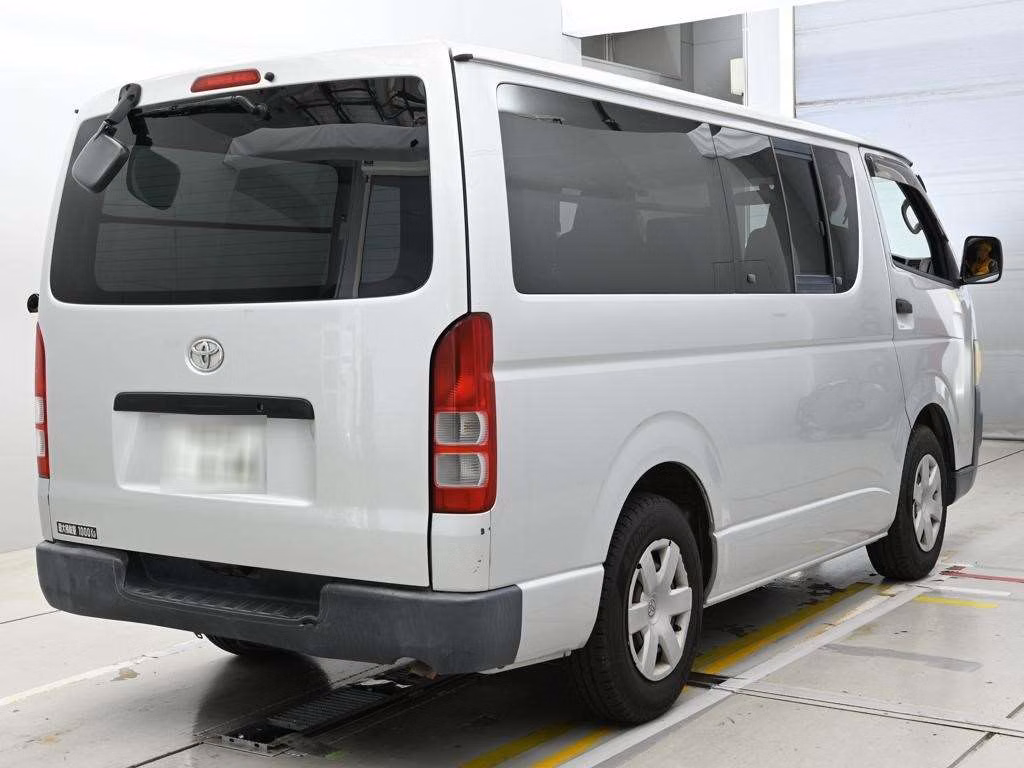 TOYOTA REGIUS ACE