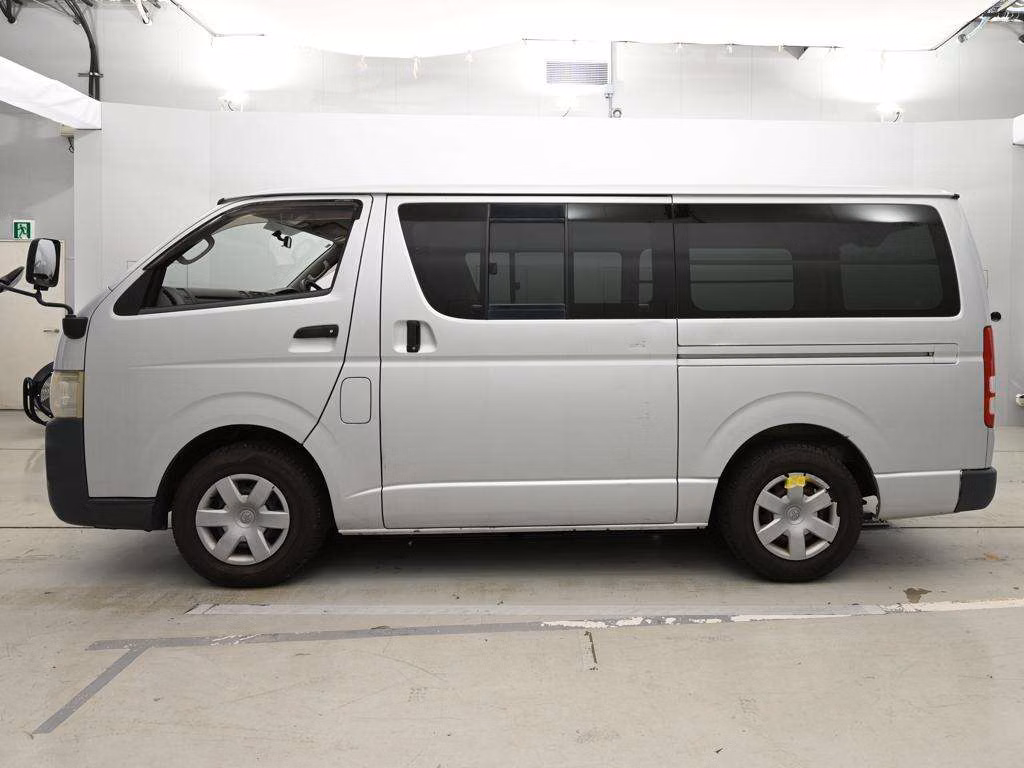 TOYOTA REGIUS ACE