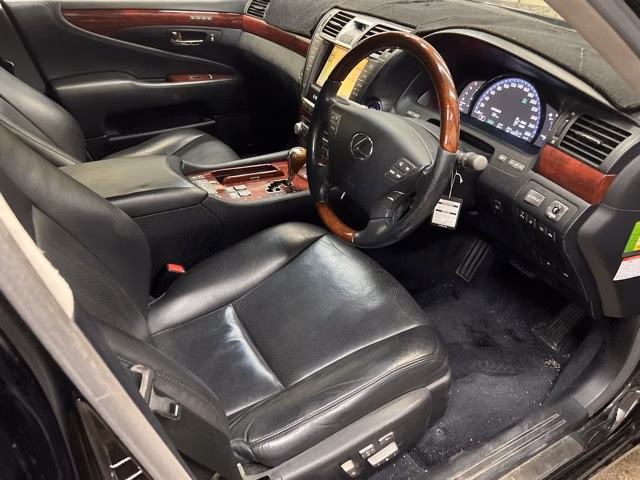 LEXUS LS600H