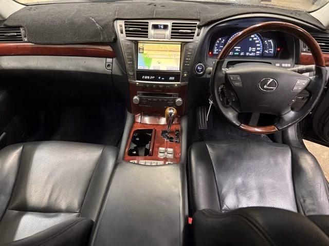 LEXUS LS600H