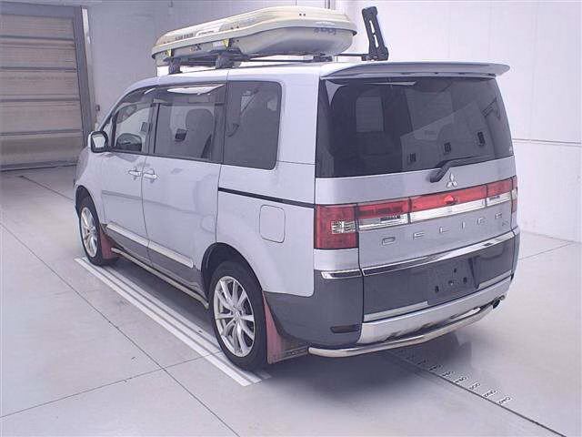 MITSUBISHI DELICA D:5