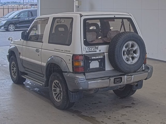 MITSUBISHI PAJERO