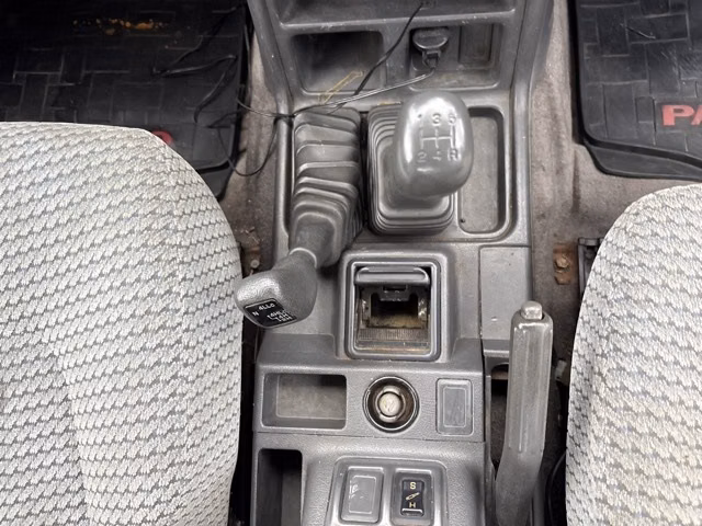 MITSUBISHI PAJERO