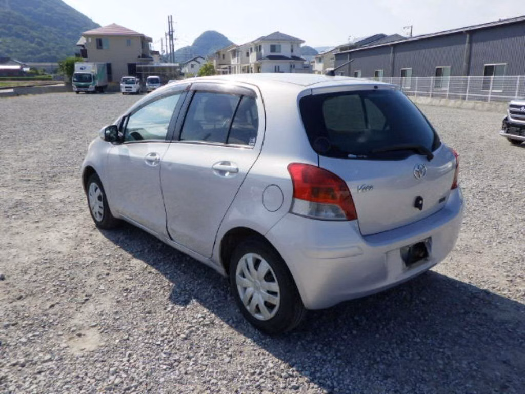 TOYOTA VITZ