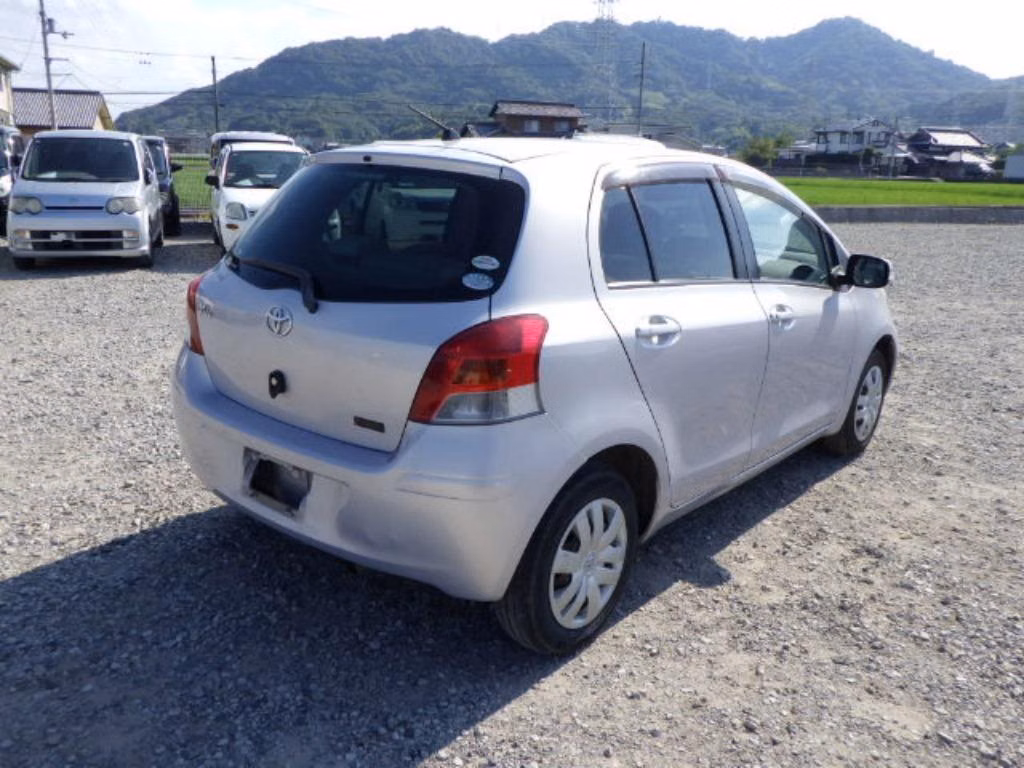 TOYOTA VITZ