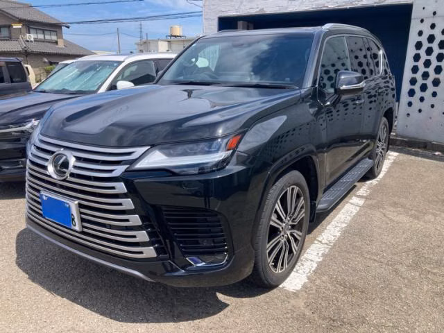 Lexus LX600