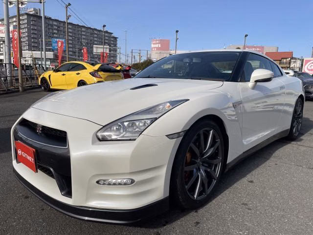 Nissan GT-R