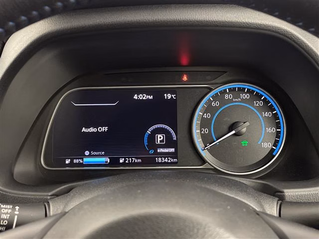 NISSAN LEAF