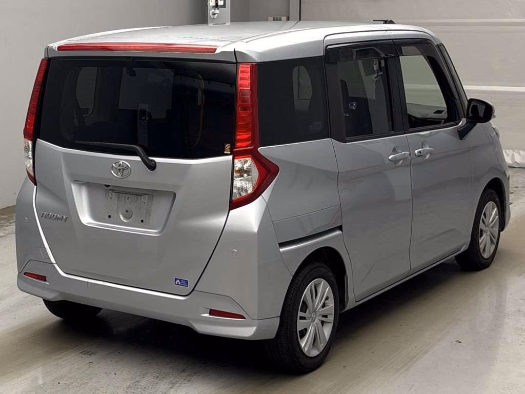 TOYOTA ROOMY