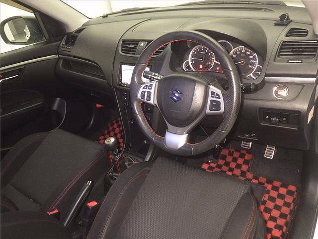 SUZUKI SWIFT