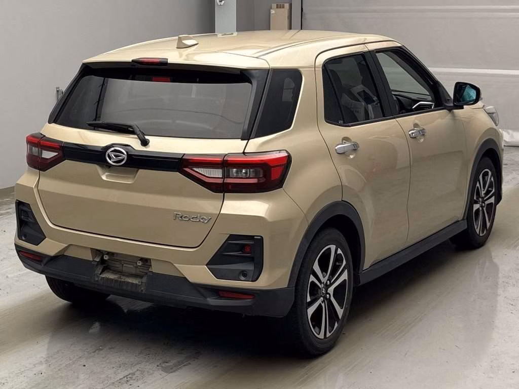 DAIHATSU ROCKY