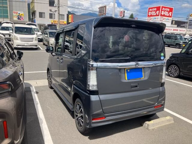 HONDA N-BOX