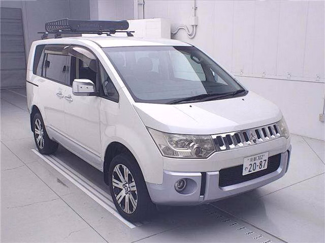 MITSUBISHI DELICA D:5