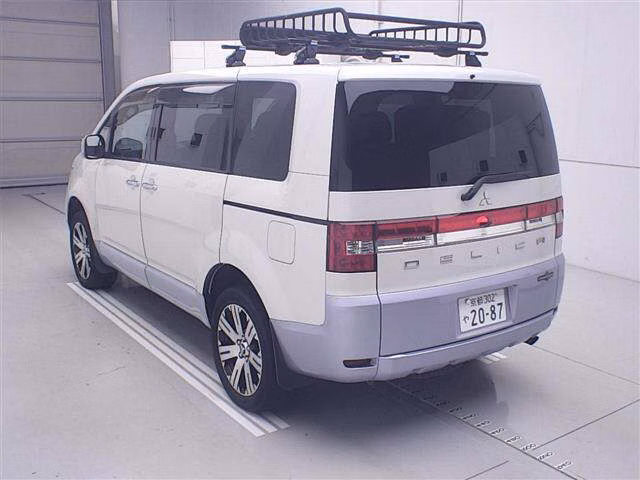 MITSUBISHI DELICA D:5