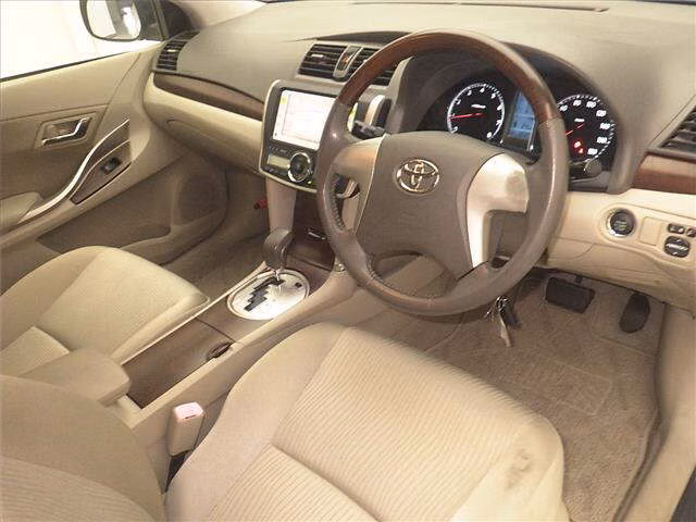 TOYOTA PREMIO