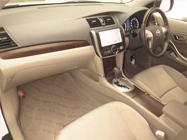 TOYOTA PREMIO