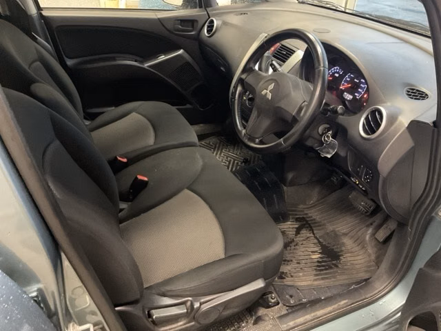 MITSUBISHI COLT PLUS