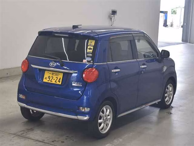 DAIHATSU CAST