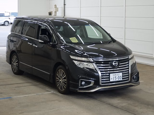 NISSAN ELGRAND