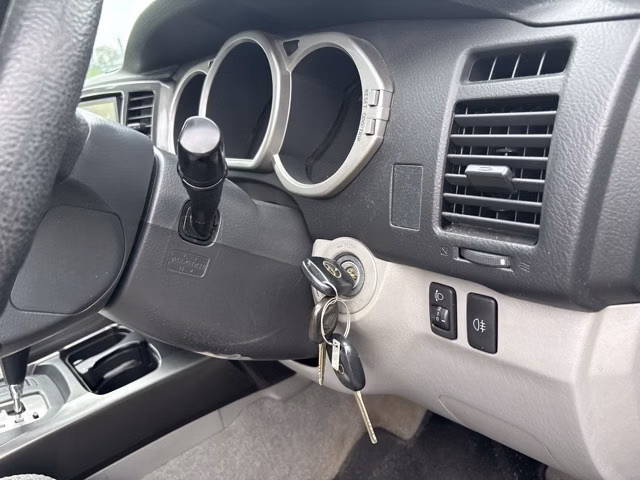 TOYOTA HILUX SURF
