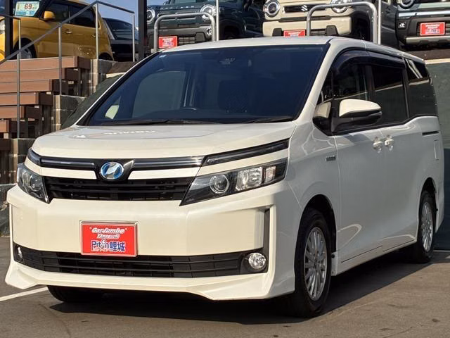 TOYOTA VOXY