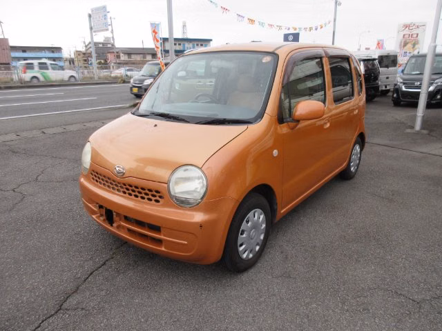 DAIHATSU MOVE LATTE