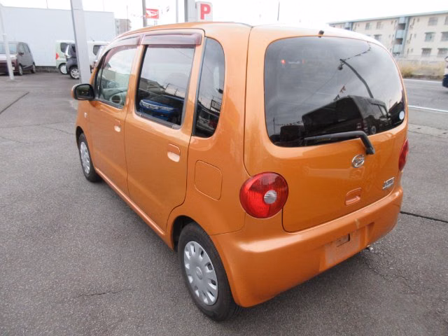 DAIHATSU MOVE LATTE