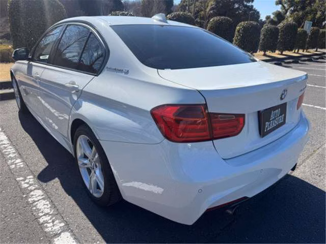 BMW 3-SERIES