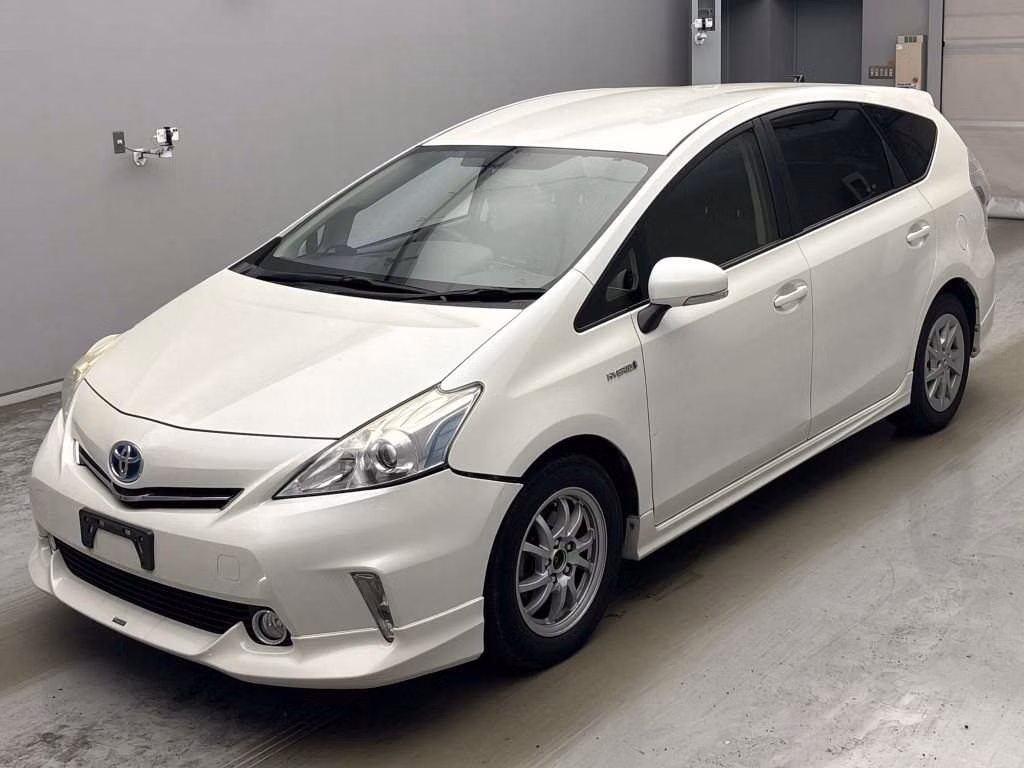 TOYOTA PRIUS ALPHA
