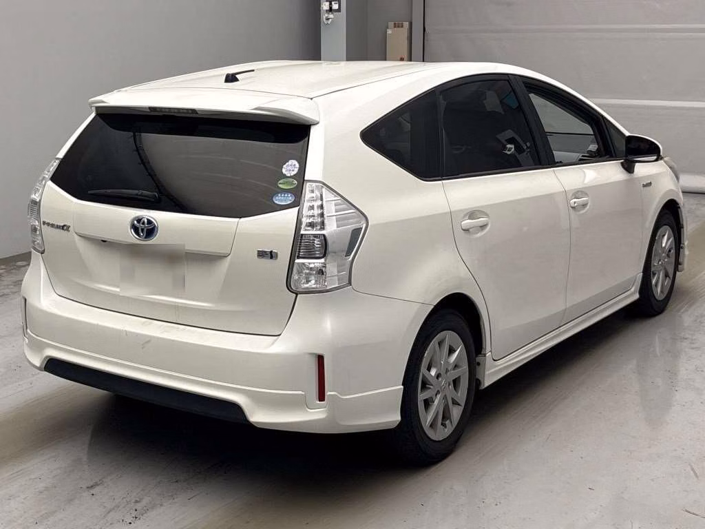 TOYOTA PRIUS ALPHA
