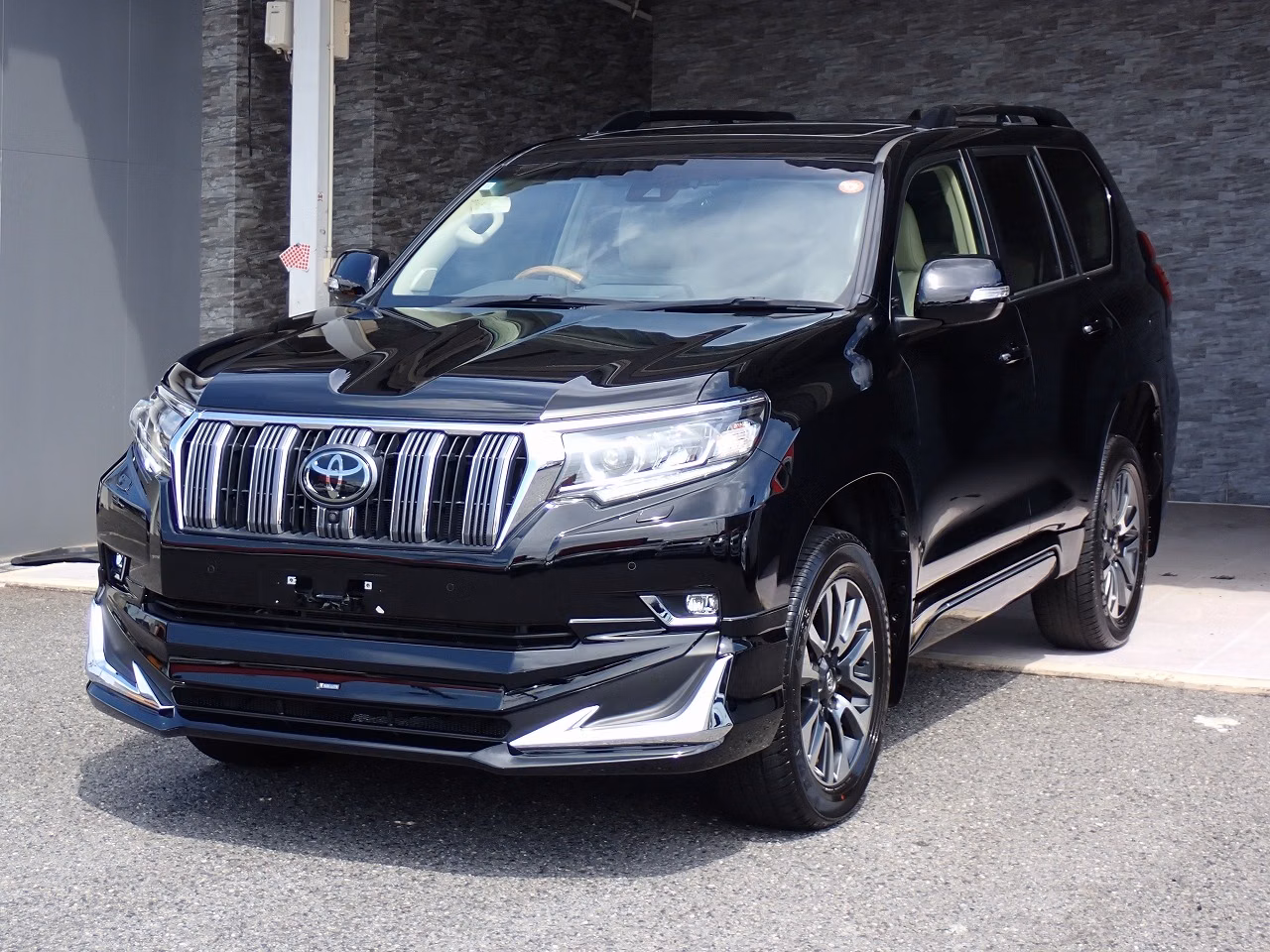 TOYOTA LAND CRUISER PRADO