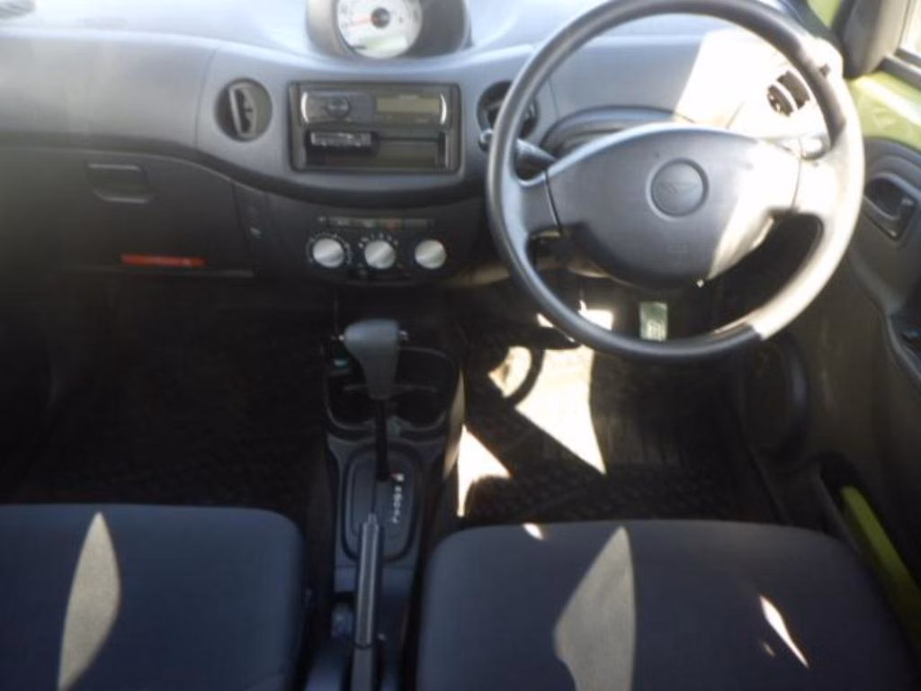 DAIHATSU ESSE