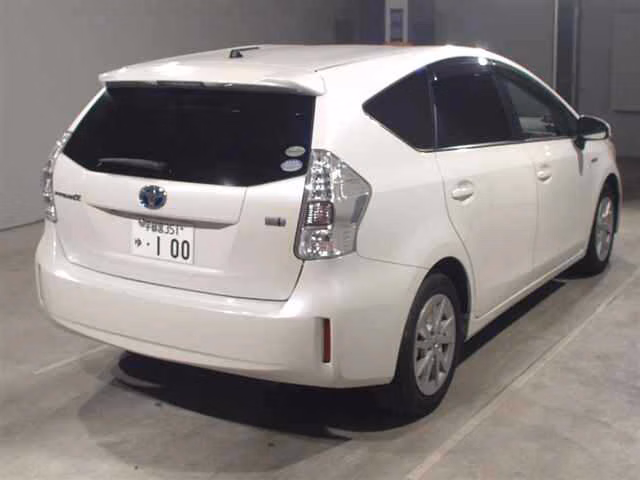 TOYOTA PRIUS ALPHA