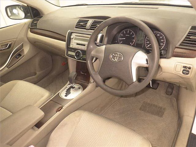 TOYOTA PREMIO