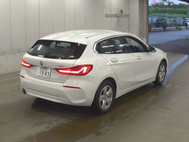 BMW 1-SERIES