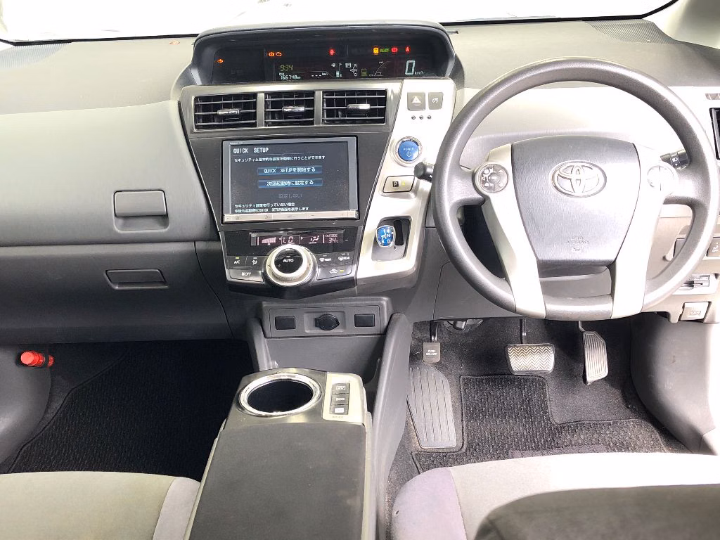 TOYOTA PRIUS ALPHA