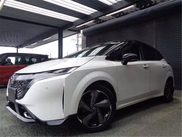 Nissan Aura