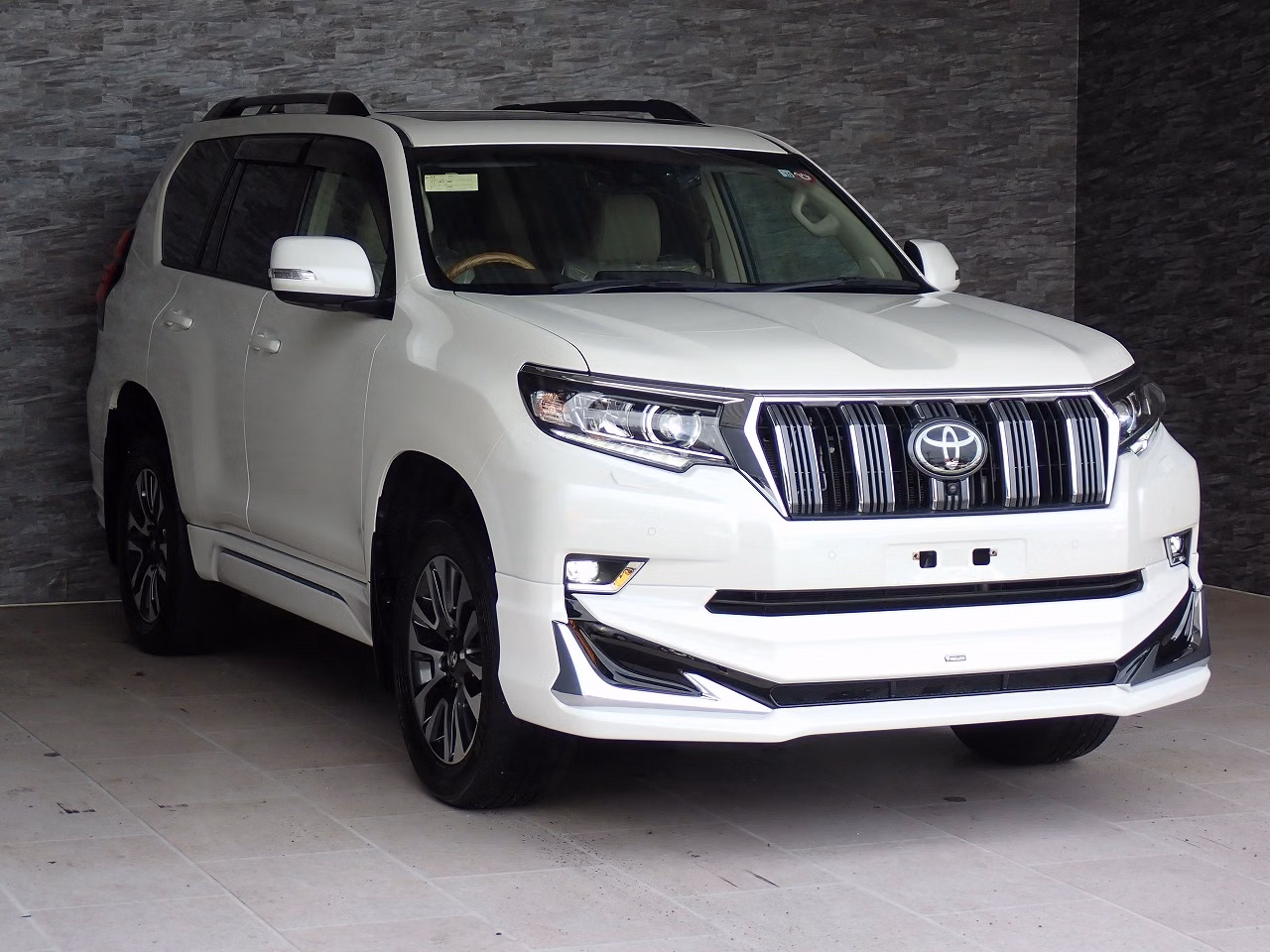 TOYOTA LAND CRUISER PRADO