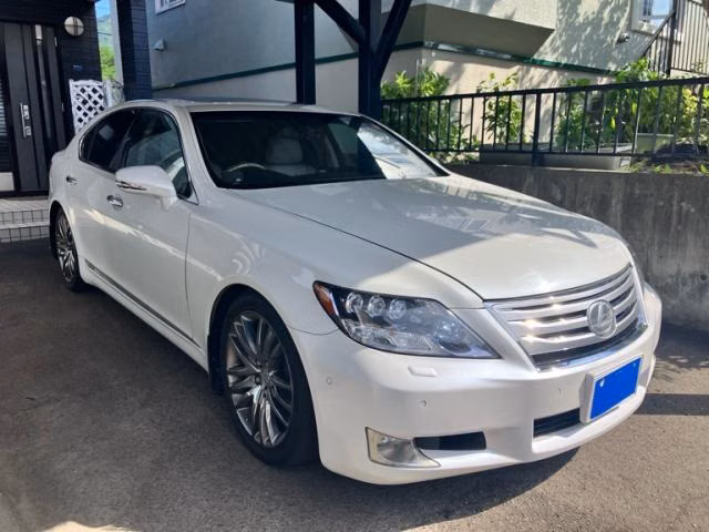LEXUS LS600H