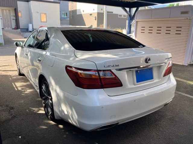 LEXUS LS600H
