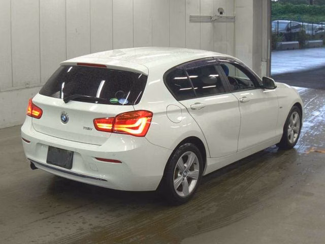 BMW 1-SERIES