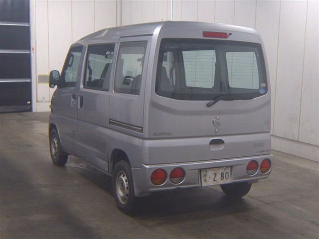 NISSAN CLIPPER