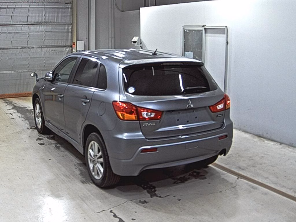 MITSUBISHI RVR