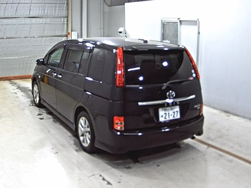 TOYOTA ISIS