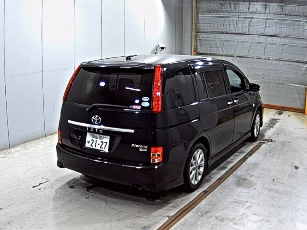 TOYOTA ISIS